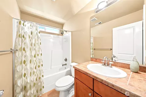 Bath - 16021 35th Dr SE, Bothell, WA 98012 photo 3 of 3