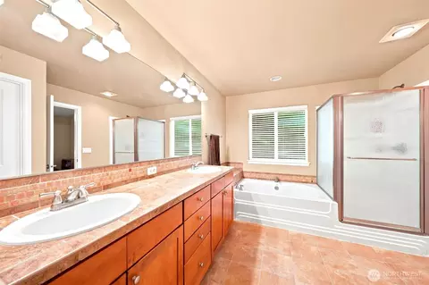 Bath - 16021 35th Dr SE, Bothell, WA 98012 photo 1 of 3
