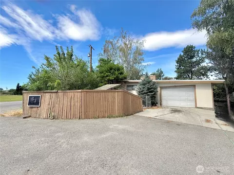 63 Kermal Rd, Omak, WA 98841