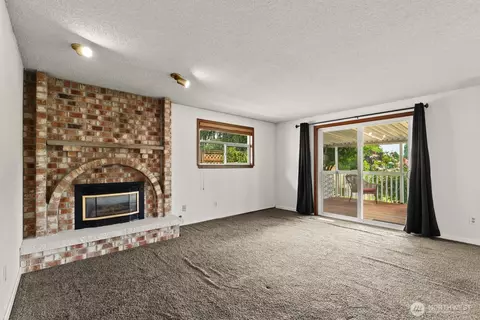 Living - 15612 63rd Street Ct E, Sumner, WA 98390 photo 10 of 10