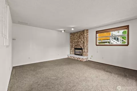 Living - 15612 63rd Street Ct E, Sumner, WA 98390 photo 6 of 10