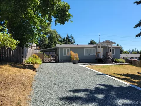2168 Norman Dr, Oak Harbor, WA 98277