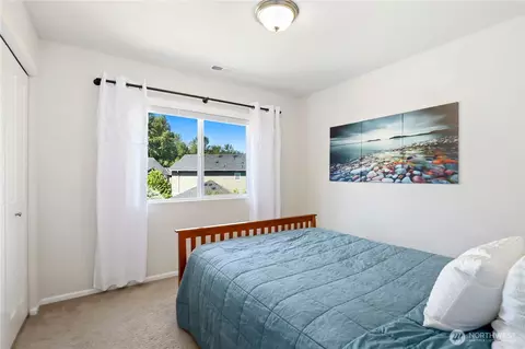 Bedroom - 1001 Van Ogle Ln NW, Orting, WA 98360 photo 5 of 6