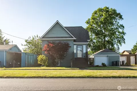 616 7th St, Hoquiam, WA 98550