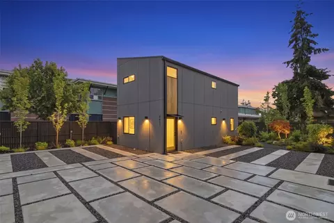 4411 S Holly St, Seattle, WA 98118