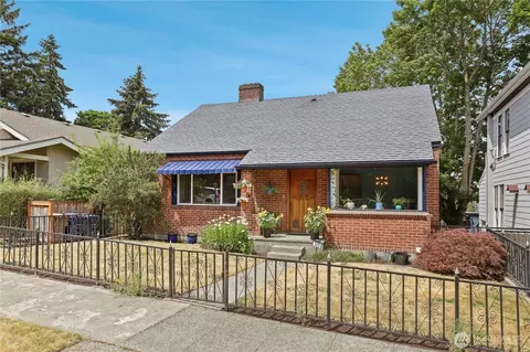 305 S 35th St, Tacoma, WA 98418