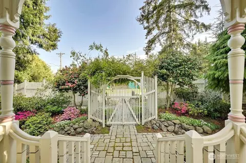 410 Lincoln St, Port Townsend, WA 98368
