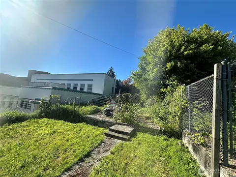 1210 35th St, Everett, WA 98201 photo 3
