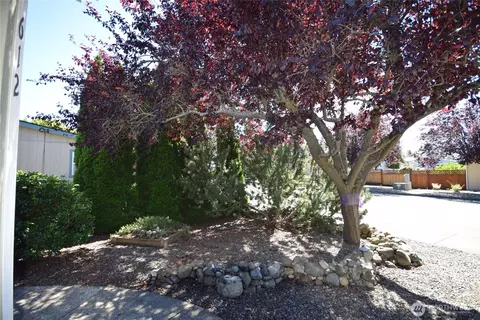 Exterior - 612 N Seventh Ave, Sequim, WA 98382 photo 7 of 8
