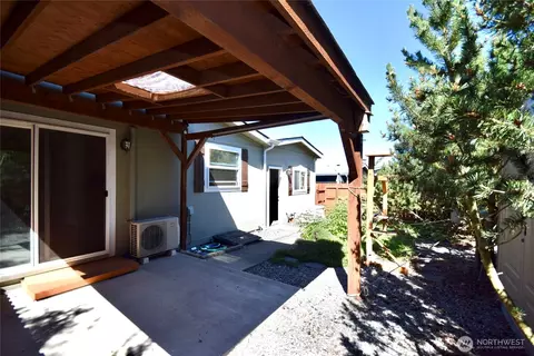 Exterior - 612 N Seventh Ave, Sequim, WA 98382 photo 3 of 8