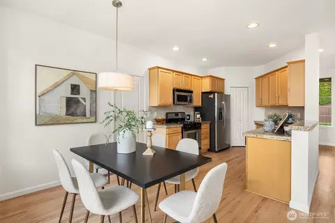 Dining - 3322 239th St SE, Bothell, WA 98021 photo 1 of 2