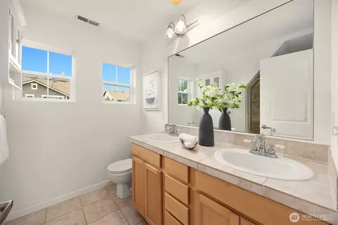 Bath - 3322 239th St SE, Bothell, WA 98021 photo 3 of 4