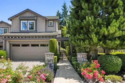 716 99th Ave NE, Bellevue, WA 98004