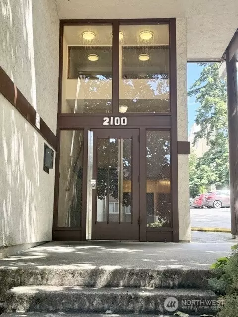 2100 N 106th St #104, Seattle, WA 98133