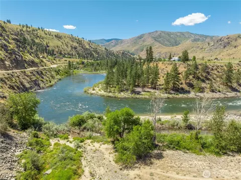 164 B Burma Rd, Pateros, WA 98846