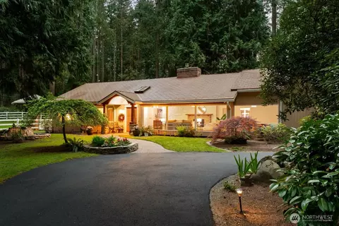 16 Bridlewood Cir, Kirkland, WA 98033