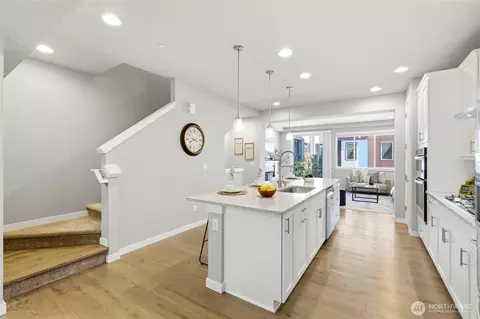 Entry Way - 508 237th St SE #B, Bothell, WA 98021 photo 3 of 4
