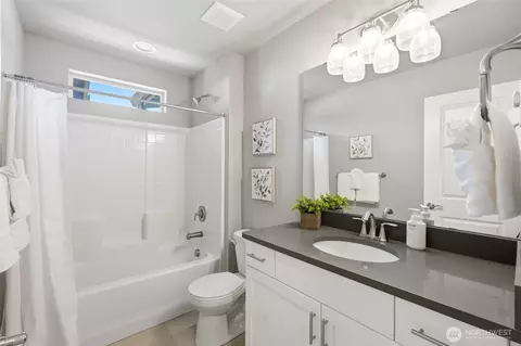 Bath - 508 237th St SE #B, Bothell, WA 98021 photo 4 of 4