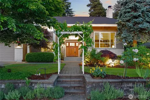 Exterior - 19218 91st Ave NE, Bothell, WA 98011 photo 2 of 7