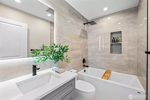 Bath - 2526 State St #B, Everett, WA 98201 photo 1 of 2