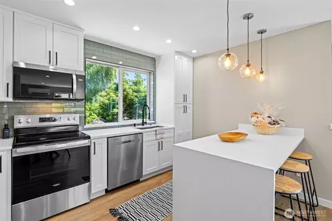 Kitchen - 2526 State St #B, Everett, WA 98201 photo 3 of 3
