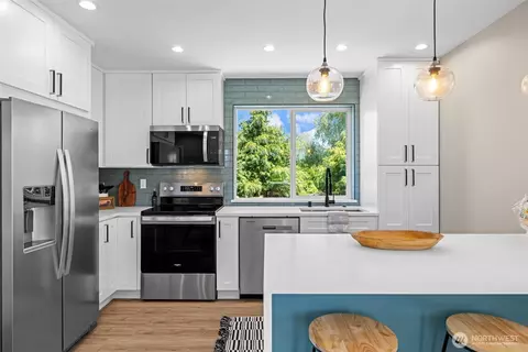Kitchen - 2526 State St #B, Everett, WA 98201 photo 2 of 3