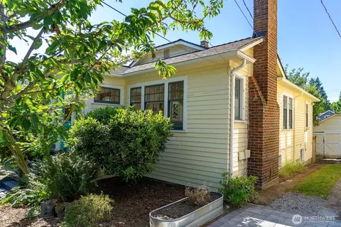 Exterior - 511 N 76th St, Seattle, WA 98103 photo 4 of 5