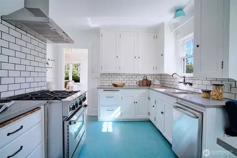 Kitchen - 511 N 76th St, Seattle, WA 98103 photo 1 of 5