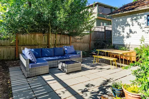 Exterior - 511 N 76th St, Seattle, WA 98103 photo 2 of 5