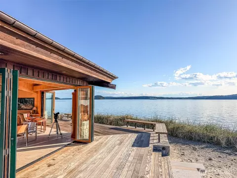 450 Eagle Bay Rd, Blakely Island, WA 98222