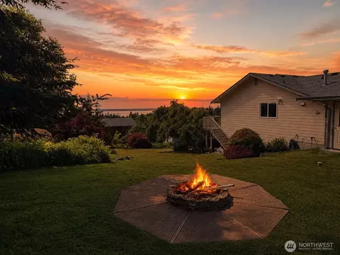673 Majestic View Ln, Camano Island, WA 98282