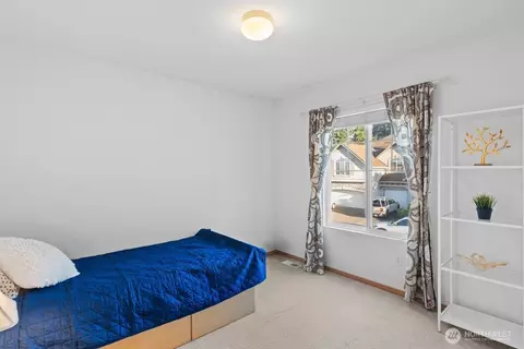 Bedroom - 4529 115th Pl SE, Everett, WA 98208 photo 4 of 5