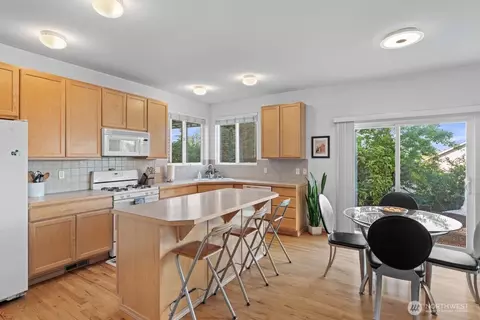 Kitchen - 4529 115th Pl SE, Everett, WA 98208 photo 2 of 2