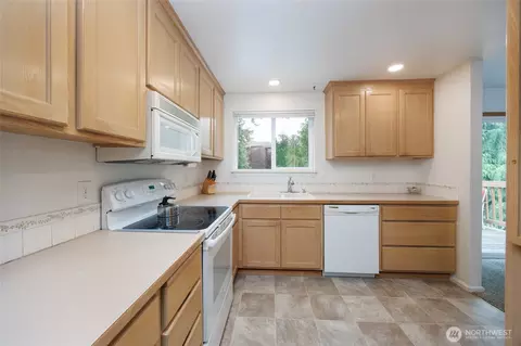 Kitchen - 13318 47th Ave SE, Mill Creek, WA 98012 photo 1 of 1