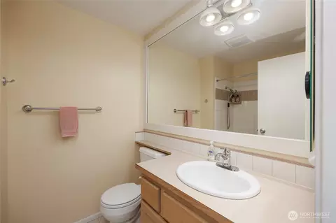 Bath - 13318 47th Ave SE, Mill Creek, WA 98012 photo 1 of 2