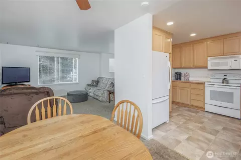 Dining - 13318 47th Ave SE, Mill Creek, WA 98012 photo 1 of 2