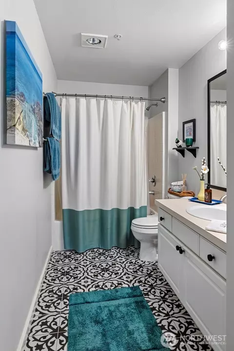 Bath - 2009 196th St SE #E104, Bothell, WA 98012 photo 2 of 4