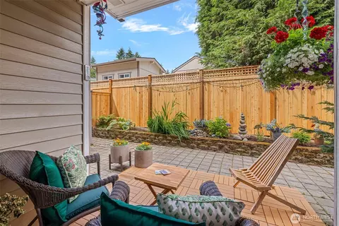 2009 196th St SE #E104, Bothell, WA 98012