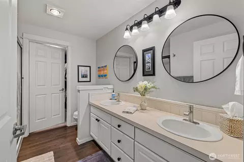 Bath - 2009 196th St SE #E104, Bothell, WA 98012 photo 3 of 4