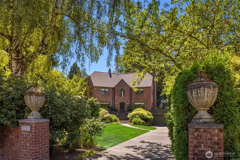 3333 43rd Ave NE, Seattle, WA 98105