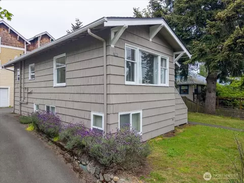 7945 9th Ave SW, Seattle, WA 98106