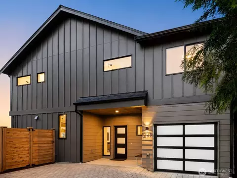 12910 NE 70th Pl, Kirkland, WA 98033