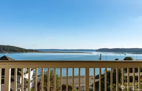 1199 SE 9th Ave #304, Oak Harbor, WA 98277