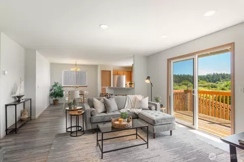 942 NE Cordero Pl, Oak Harbor, WA 98277