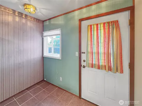 111 S 1st St, Thorp, WA 98946 photo 2