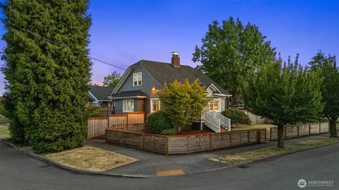 Exterior - 1920 16th St, Everett, WA 98201 photo 9 of 10