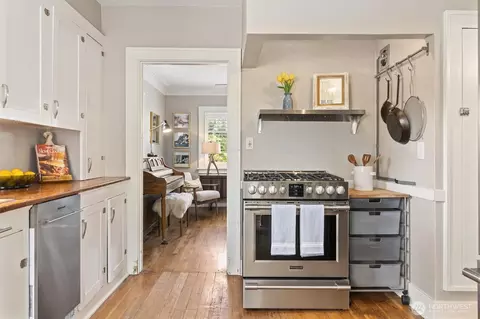 Kitchen - 1920 16th St, Everett, WA 98201 photo 4 of 4