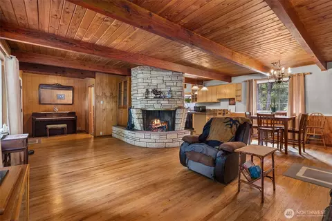 Living - 21016 E 26th Ave, Spanaway, WA 98387 photo 3 of 4