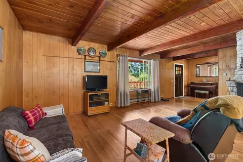 Living - 21016 E 26th Ave, Spanaway, WA 98387 photo 2 of 4