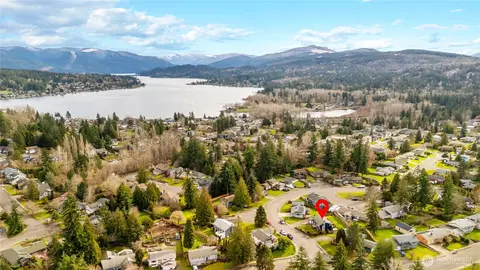 2825 E Crestline Dr, Bellingham, WA 98226